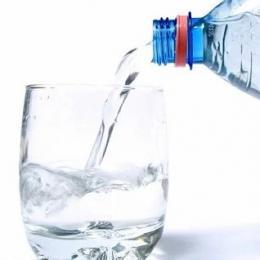常喝纯净水导致缺钙 没有必然联系！